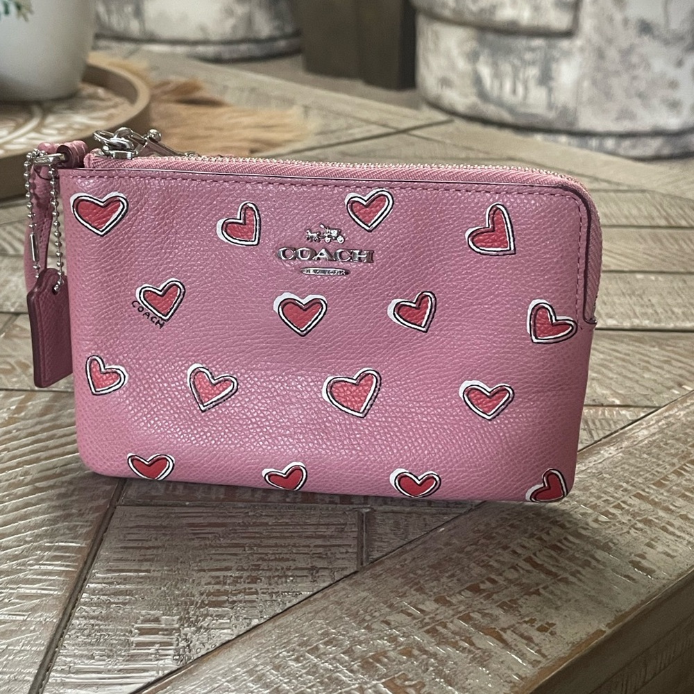 Coach corner zip wristlet in Heart print leather like new